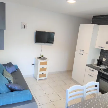 By The Sea Milna, - 21183 Apartment