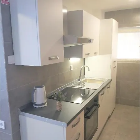 아파트 By The Sea Milna, - 21183