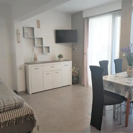 Apartamento By The Sea Milna, - 21183 *
